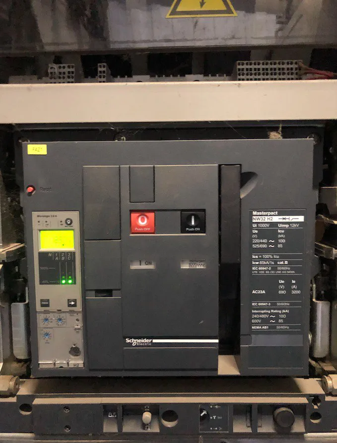 MasterPact NW Schneider Electric